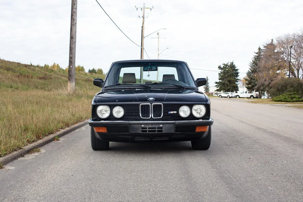 1988bmwm5_02