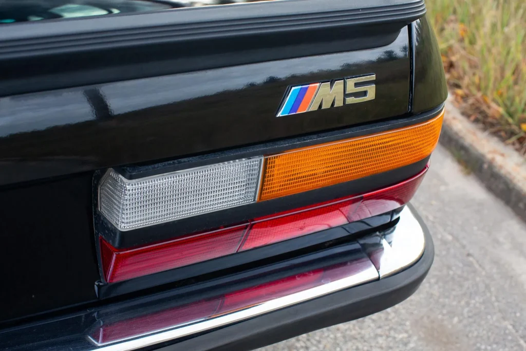 1988bmwm5_04