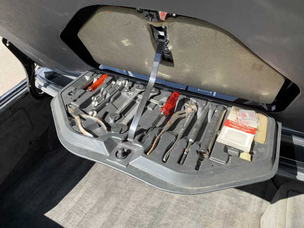 1988bmwm5_08