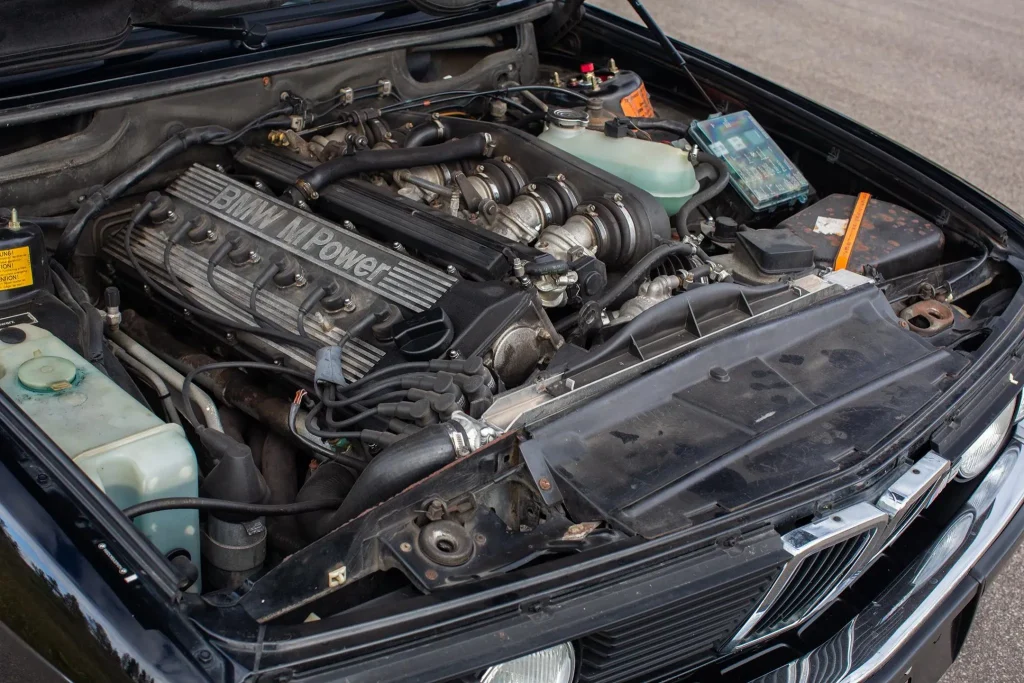1988bmwm5_09